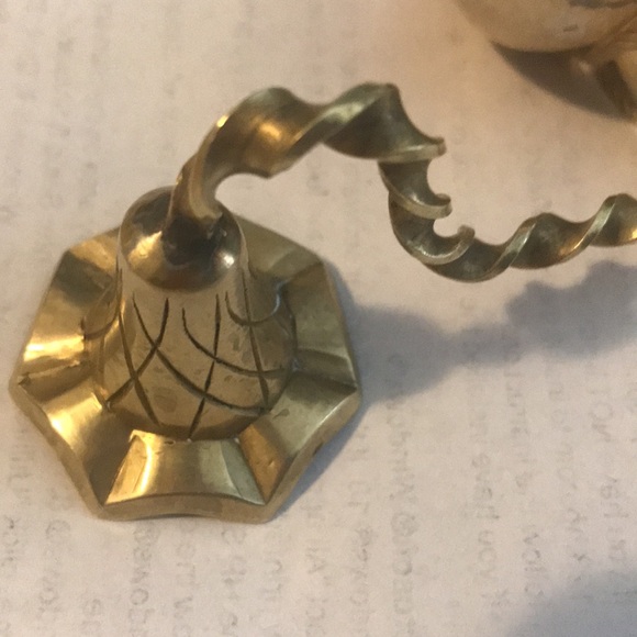 Vintage brass candle snuffer and  napkin rings - Picture 4 of 6